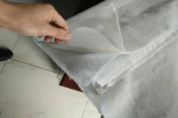 復合土工膜在施工和養(yǎng)護的過程中需要澆水嗎？  第1張